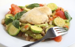 Italian chicken, with zucchini, beans and tomato